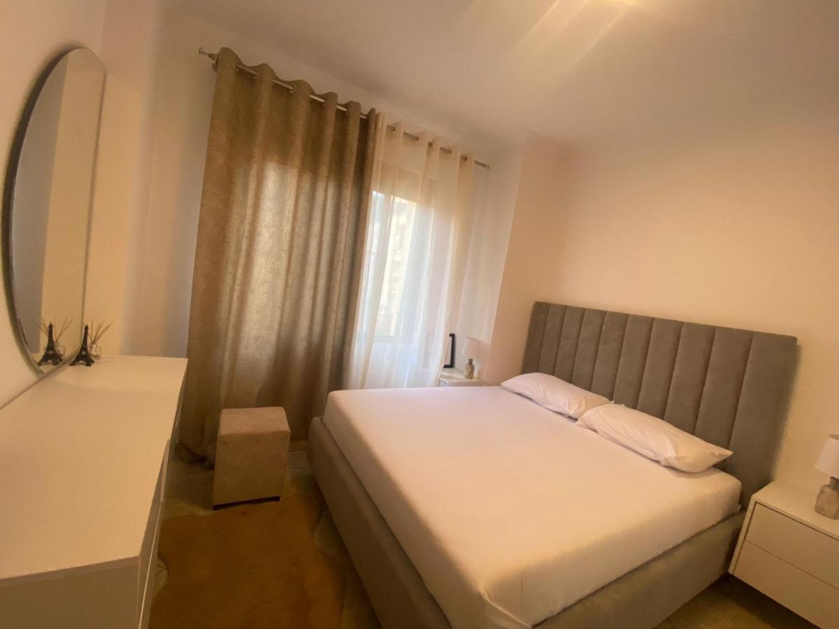 Guest House Open Room Дуррес Екстер'єр фото