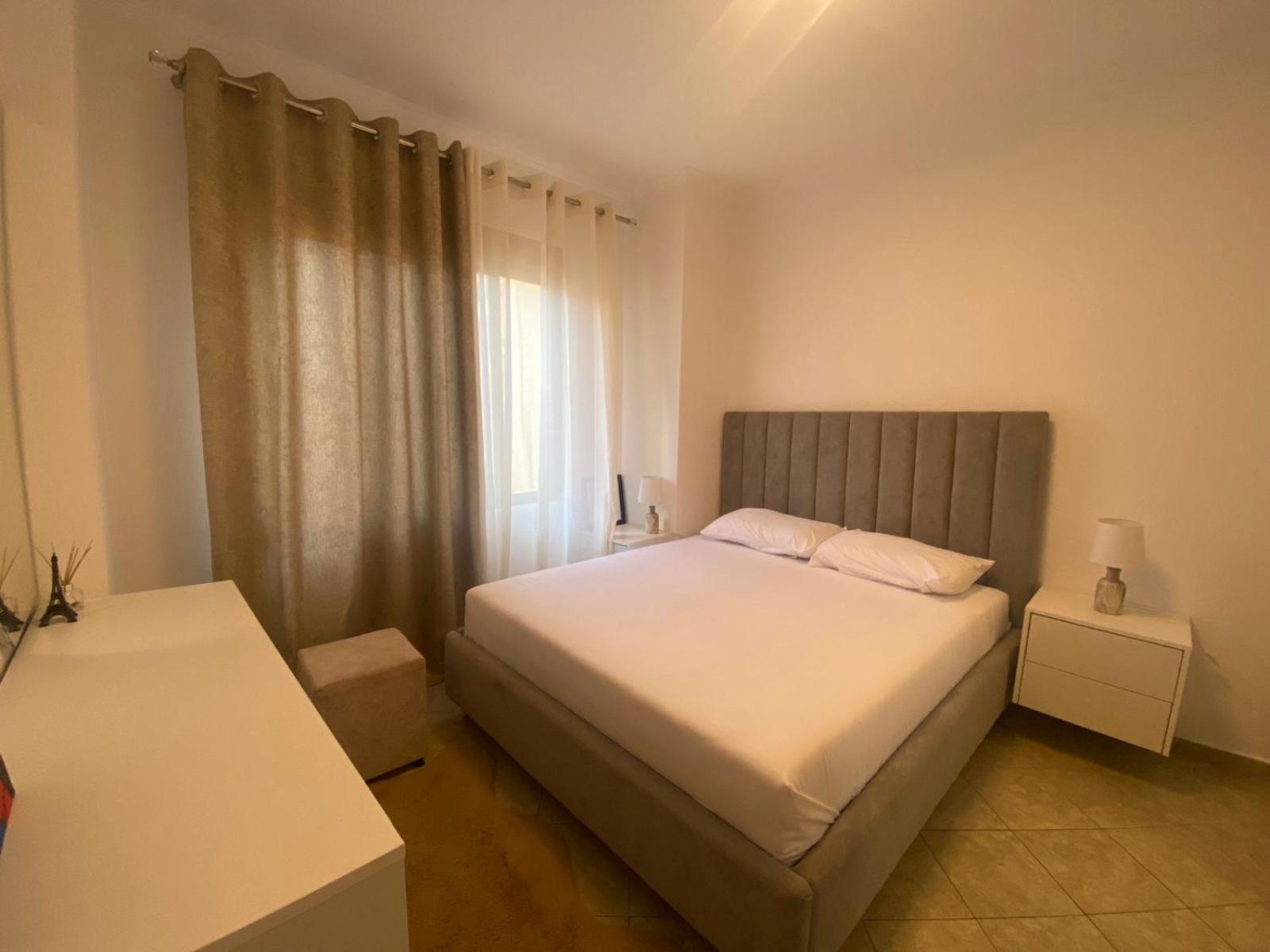 Guest House Open Room Дуррес Екстер'єр фото